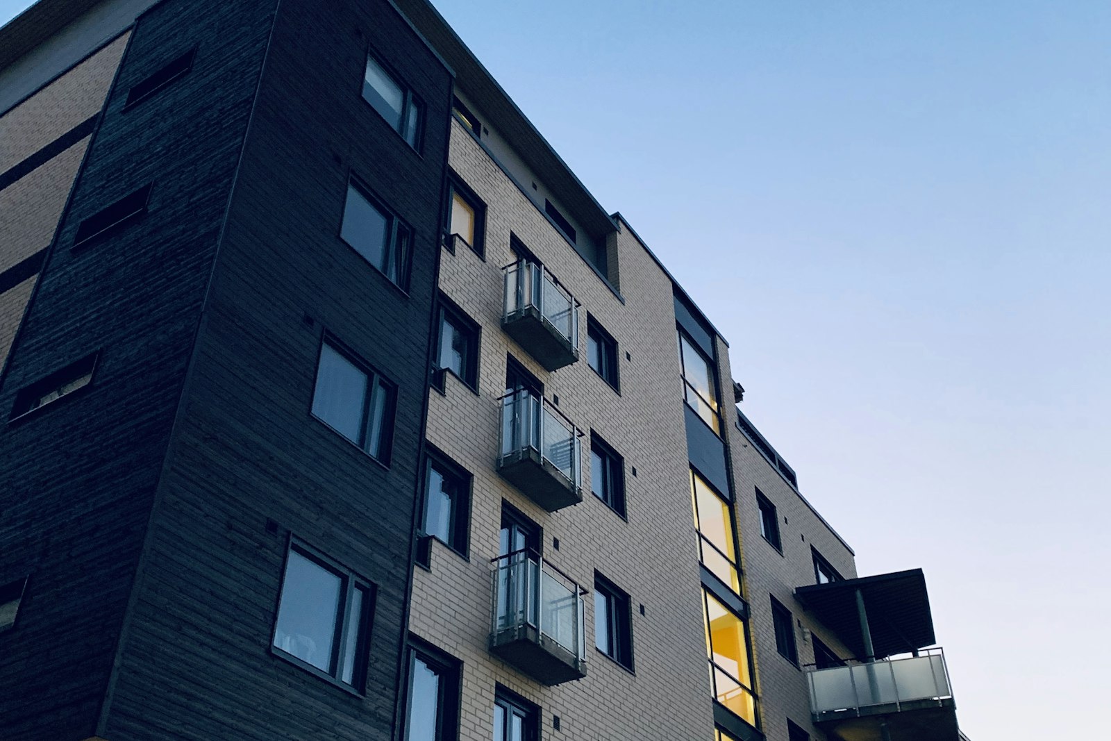 Apartamento garden com 3 suítes em Moema
